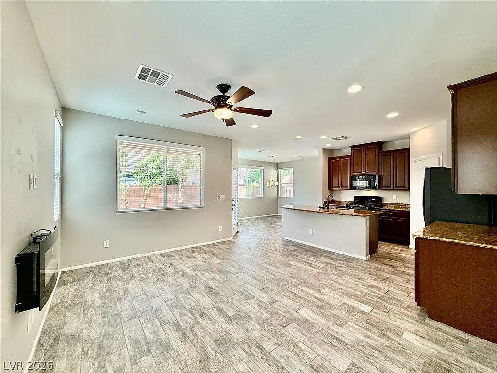 3 bed, 2.5 bath, 1680 sqft, $2,000 — Photo 4