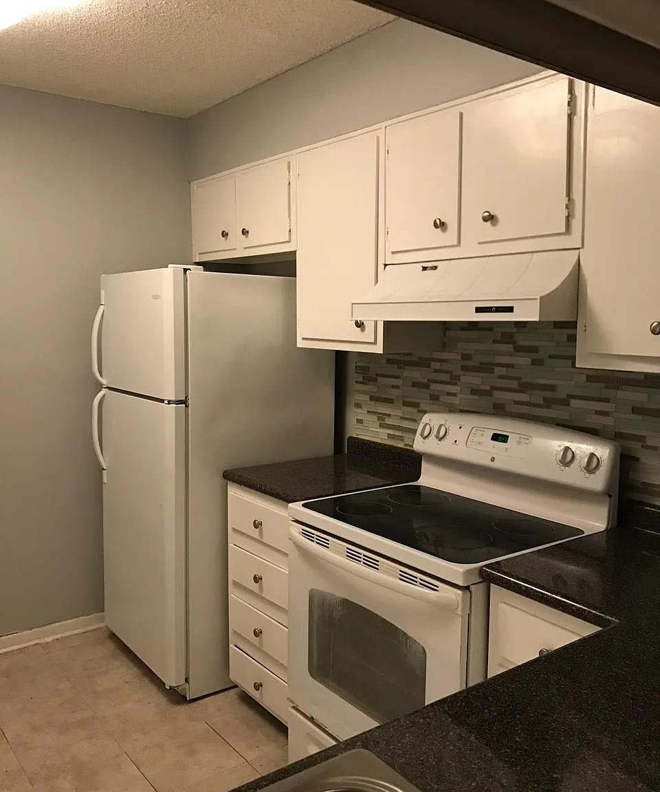 2 bed, 2.5 bath, 1398 sqft, $1,250 — Photo 2