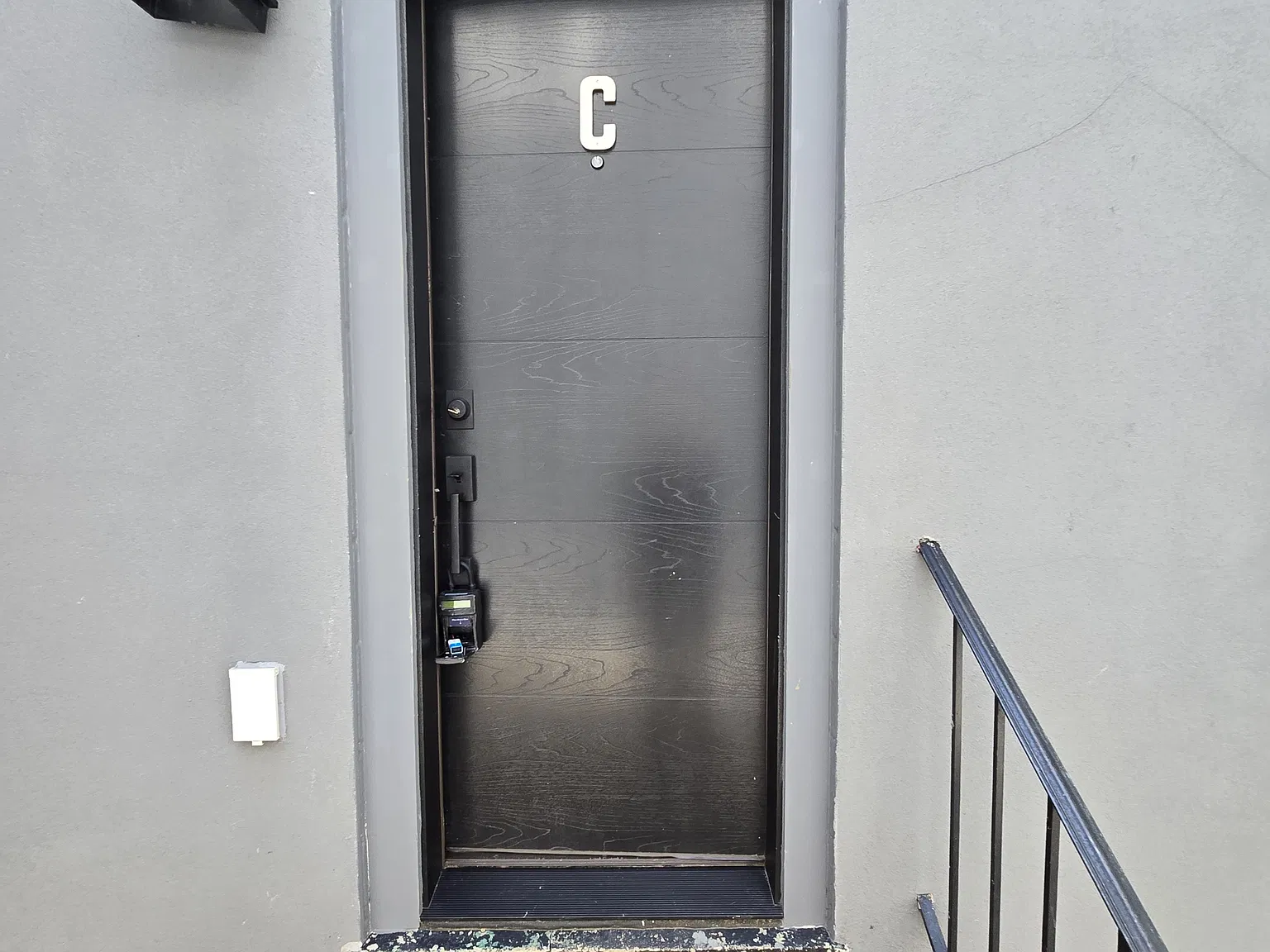 1401 Charles Street - C — Photo 2