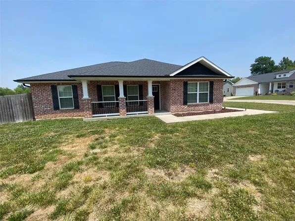 311 Tradition Dr, Cape Girardeau, MO 63701
