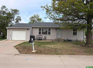 121 N Iowa Ave, York, NE 68467