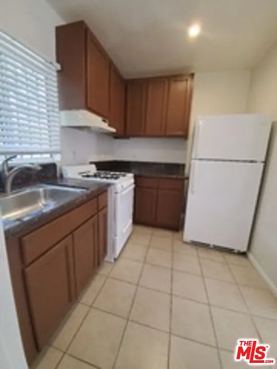 Studio, 1.0 bath, $1,350 — Photo 2