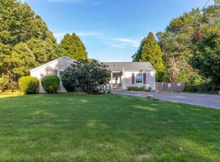 275 Oakwood Rd, Oakdale, NY 11769