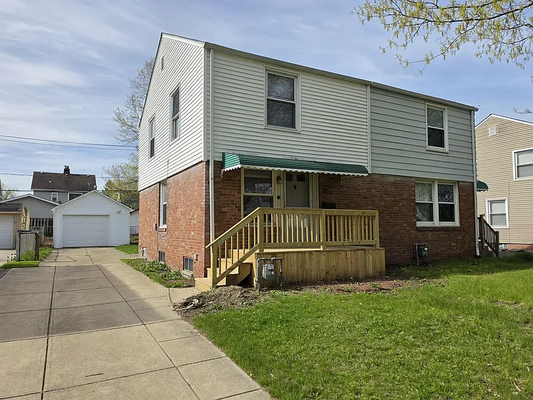 21610 Crystal Ave — Photo 12