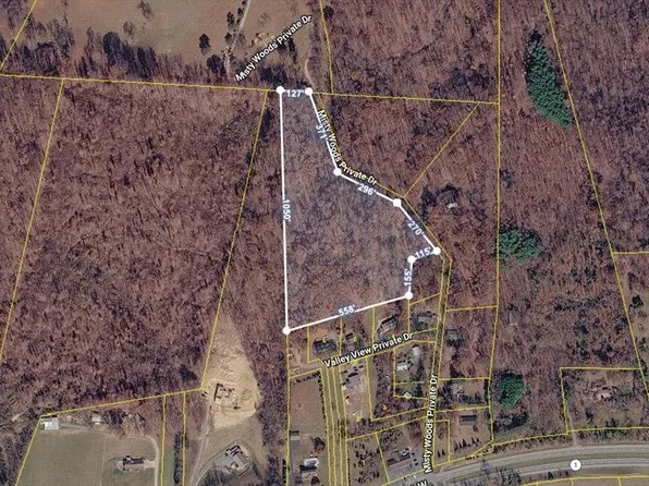 Misty Woods Private Dr, Blountville, TN 37617