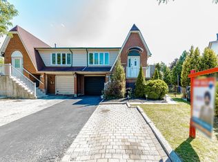 28 Foxacre Row, Brampton, ON L6V 3P5