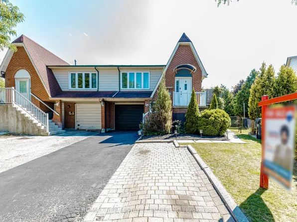 28 Foxacre Row, Brampton, ON L6V 3P5