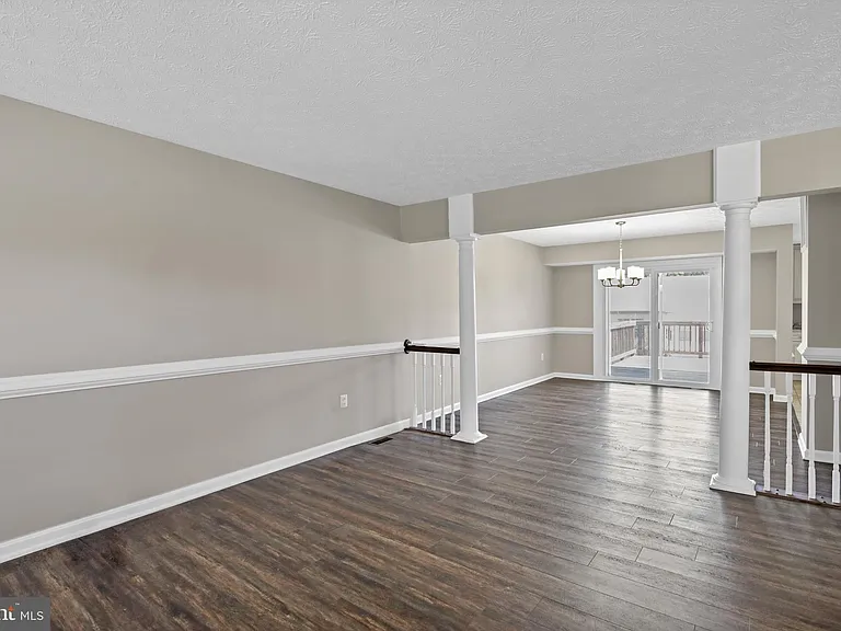 10886 Moore St — Photo 14