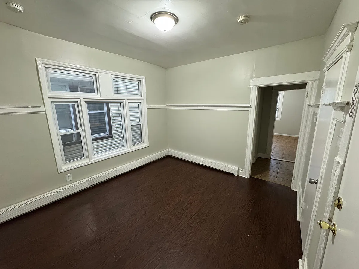 Building Photo - 247 Amherst St #L2