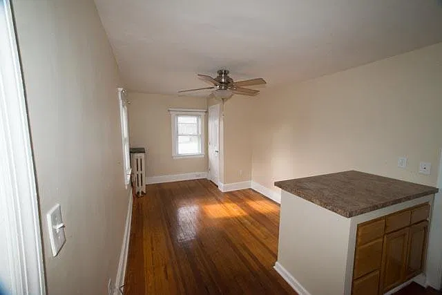 Studio, 225 sqft, $1,050 — Photo 2