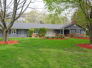 S35W27985 Pheasant Run, Waukesha, WI 53189