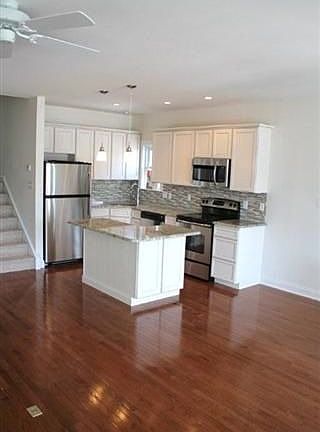 3rd image of 3515 West Ave