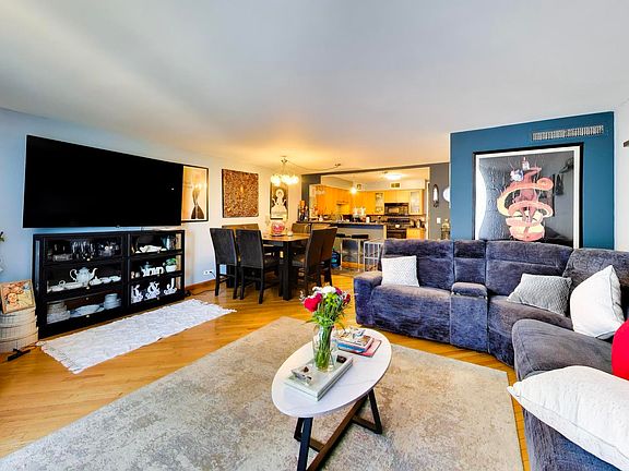 5th image of 5901 N Sheridan Rd APT 16C