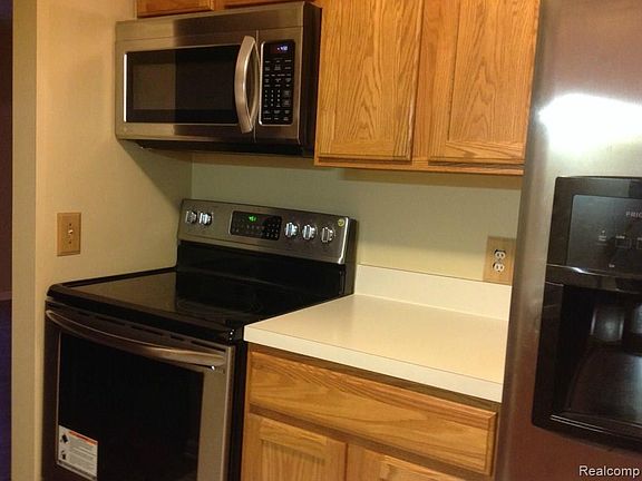 5th image of 24762 Bashian Dr #1