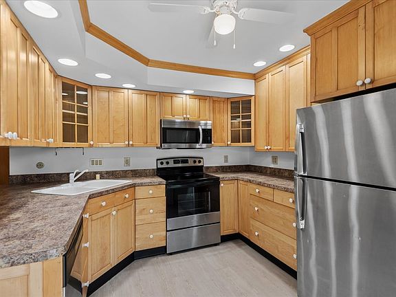 5th image of 722 Shepard Ct #0