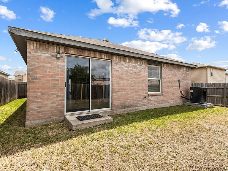 8304 Heights Valley — Photo 22