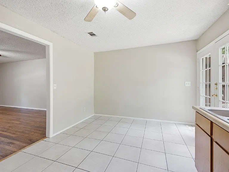 308 N Roe St #B — Photo 12