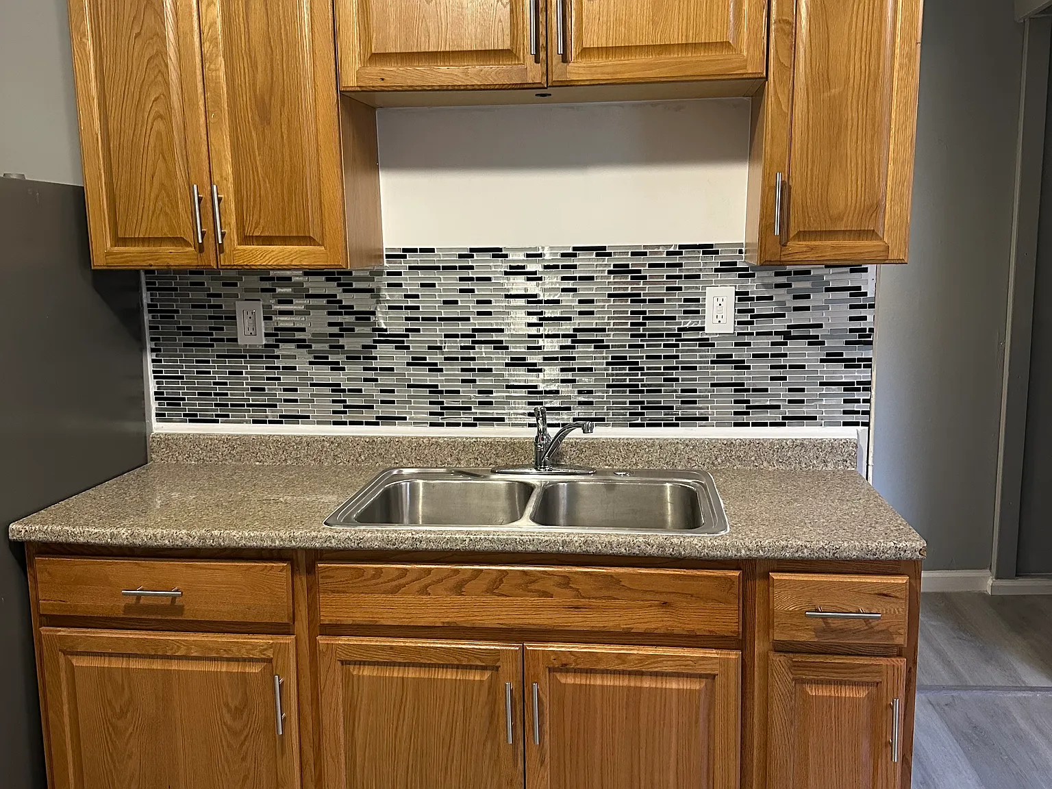1 bed, $1,000 — Photo 2