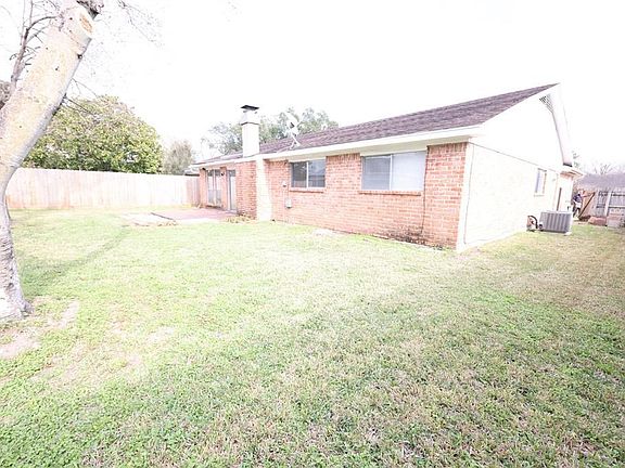3rd image of 13622 Cherrydown St