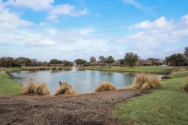 1548 Lakeside Dr — Photo 34