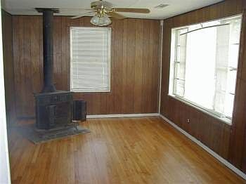 2nd image of 1522 Columbia Cir