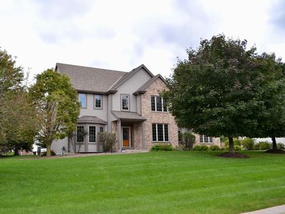 N16W27377 Riverland Dr, Pewaukee, WI, 53072