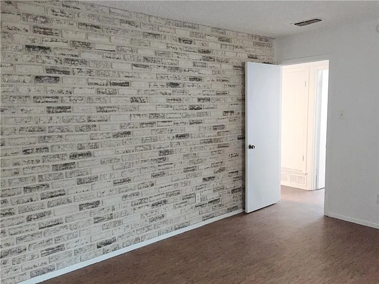 6840 Margaret Dr — Photo 9