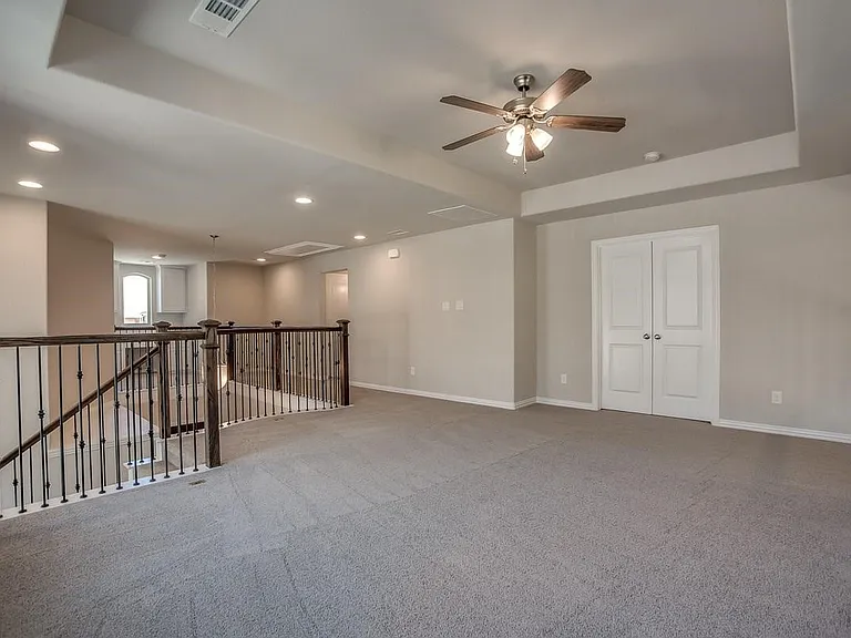 736 Carlisle Dr — Photo 26