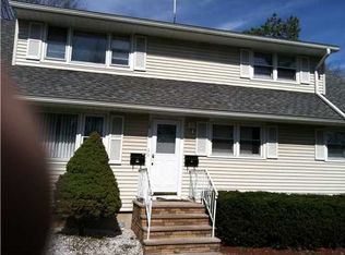 28 Magnolia Rd, Iselin, NJ 08830