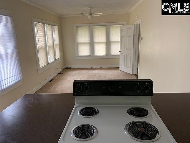 2nd image of 1100 Lancaster St APT B