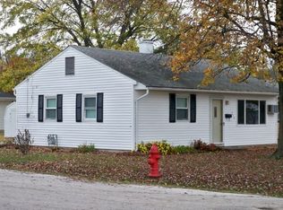 210 W Highsmith St, Robinson, IL 62454