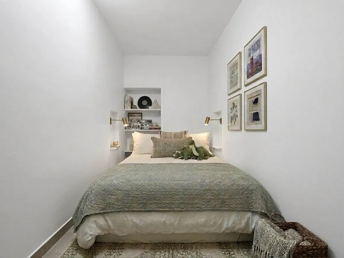 17 Saint Marks Place — Photo 4