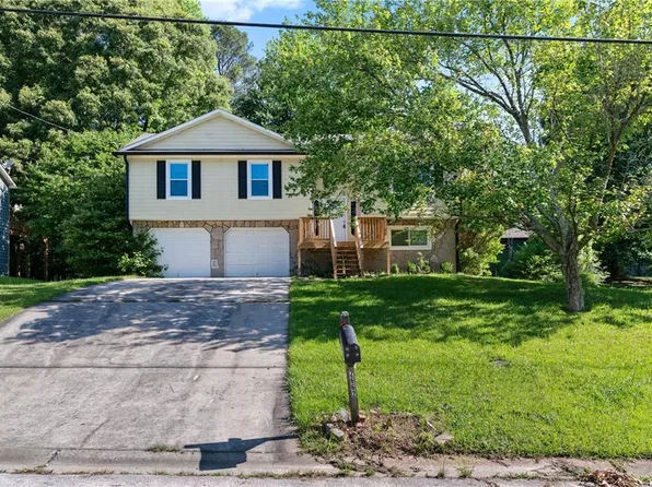 2662 Winding Creek Dr, Lithia Springs, GA 30122