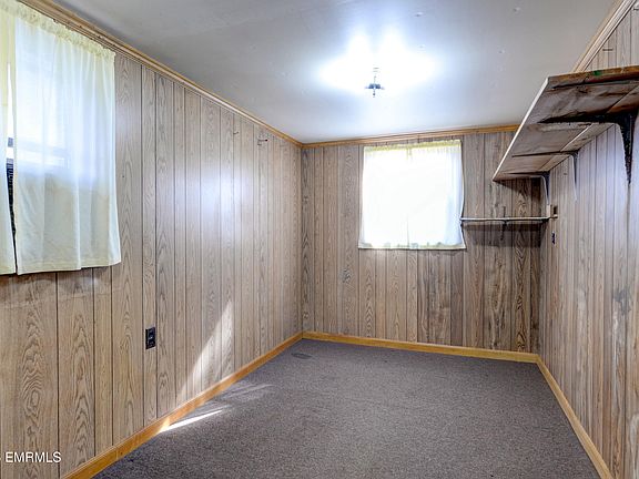 4th image of 6630 Windsor Rd