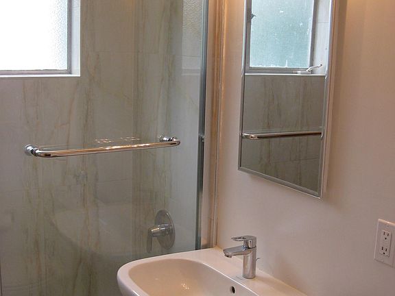 5th image of 1201 Dolores St APT 4