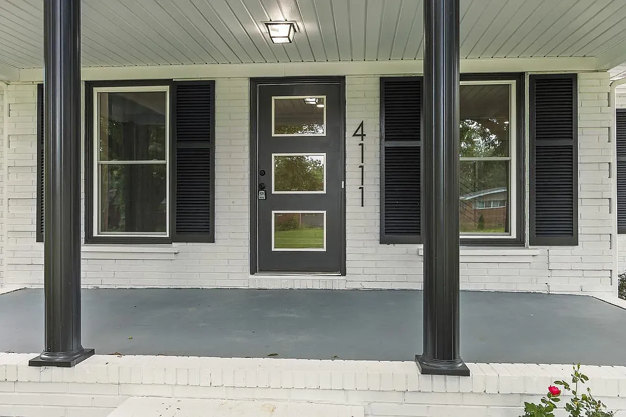 4 bed, 2010 sqft, $2,990 — Photo 4