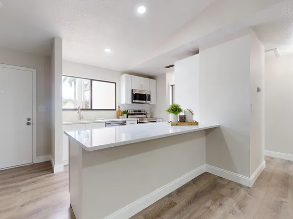 14 Kensington Lane, Boynton Beach, FL 33426