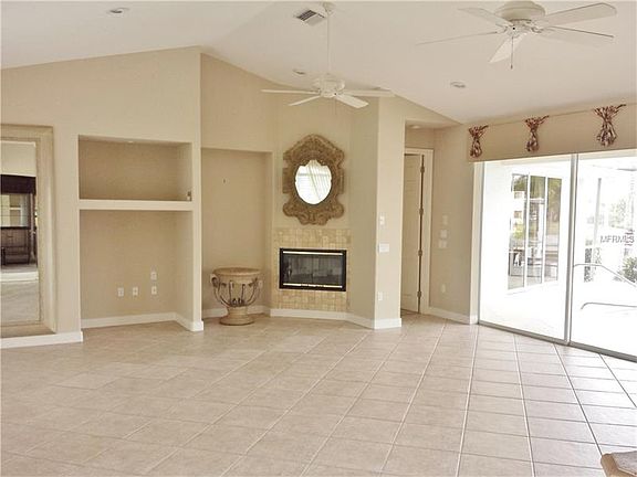 5th image of 336 Palm Isles Ct