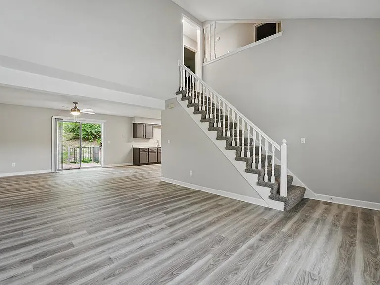 802 NE Barnes Dr #A — Photo 11