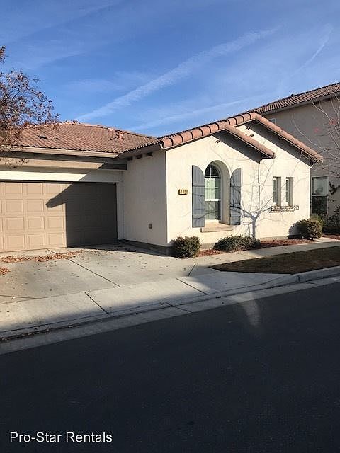 1st image of 1820 W Bella Oaks Way