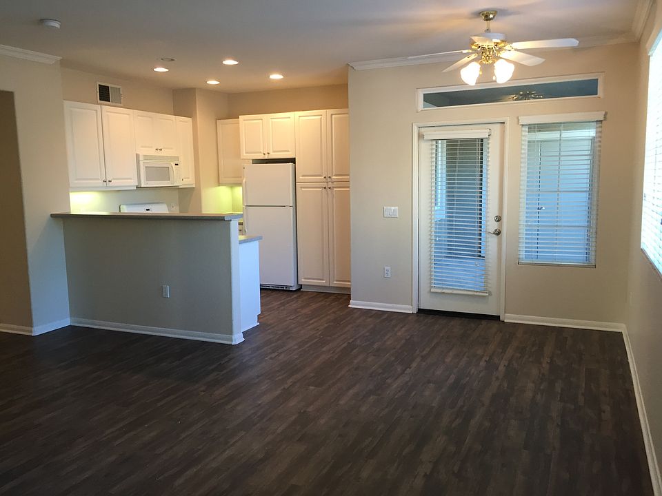 1st image of 12309 Creekview Dr Unit 11