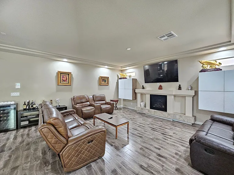 9929 Baystone St — Photo 13