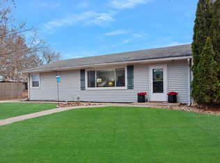 203 S Tazewell St, Mackinaw, IL
