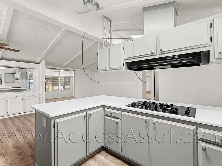 1360 Cabrillo Dr — Photo 17