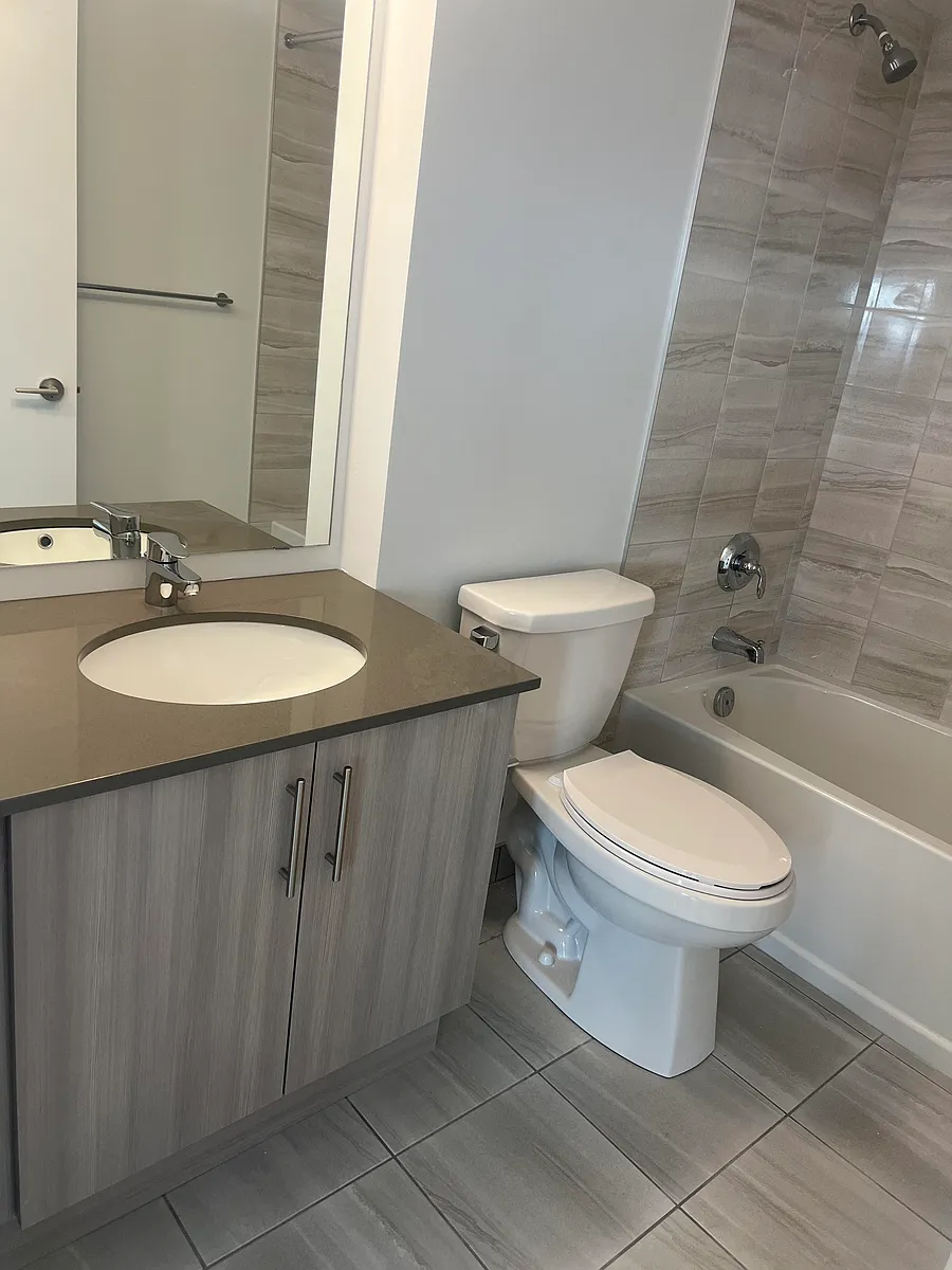 Private bathroom - Celebration Dr