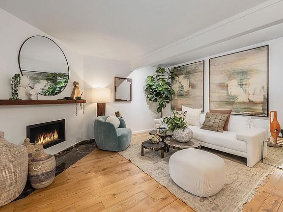 4th image of 108 Stanford Way #108