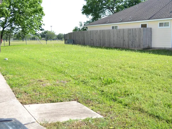 13611 Padgett Dr, Sugar Land, TX 77498