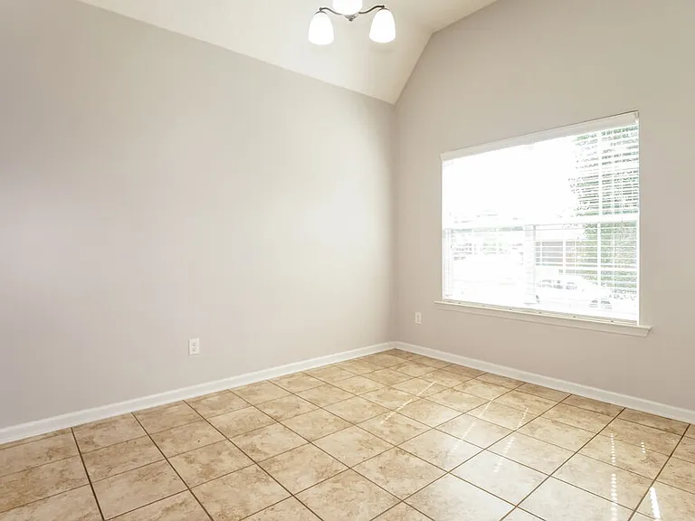 7852 Ridgedale Dr — Photo 8