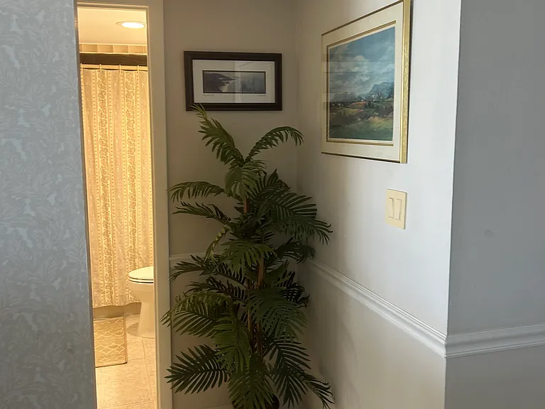 1 Key Capri #604W — Photo 7