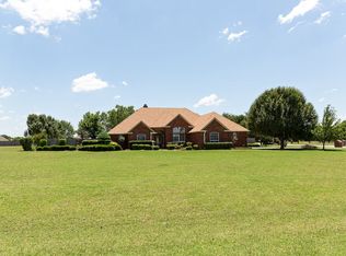 11 NW Bent Tree Cir, Lawton, OK 73505